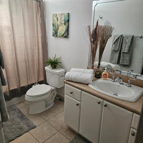 2 bed 2 bath bimini bay condo steps from beach pool clubhouse in Μπίμινι