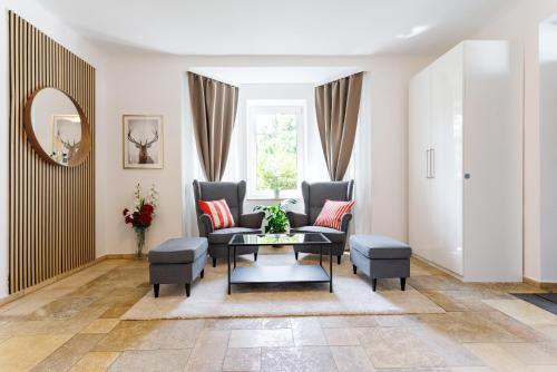 Luxury House with Pool, Garden, AC & Sauna in Perchtoldsdorf