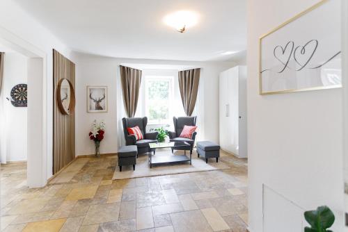 Luxury House with Pool, Garden, AC & Sauna in Perchtoldsdorf