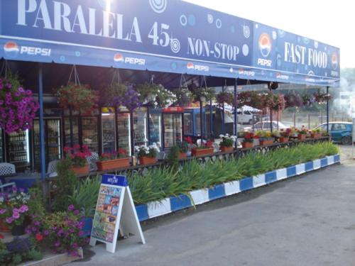 Complex Turistic Paralela'45 - image 3
