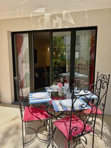 Зручності, Modern family apartment 6 pax - Free Parking - Paris in Сан-Клюд