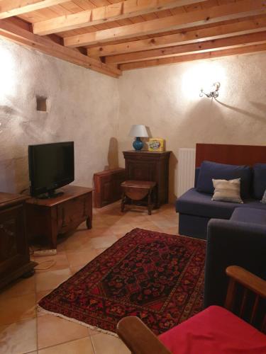 Studio, chambre d'hôtes dans mas provençal (Studio, chambre d'hotes dans mas provencal) in Sauzet (Rhone-Alpes)