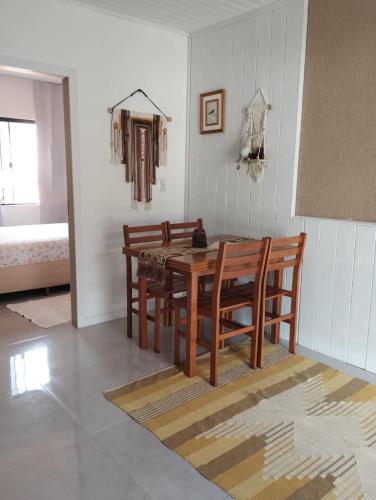 Casa confortavel 200 mts do mar in Armacao