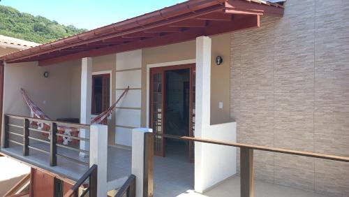 Casa confortavel 200 mts do mar in Armacao