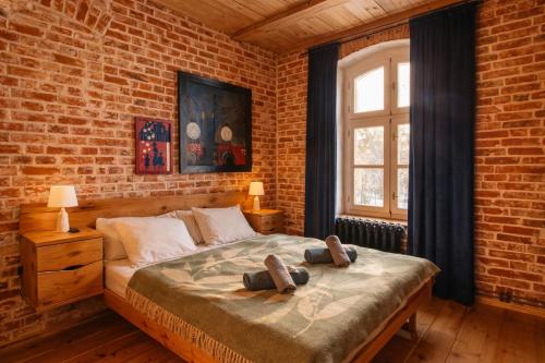 2 bedrooms, 3 beds