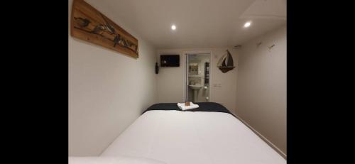 Annex in Chippenham with Parking and WIFI in Chippenham