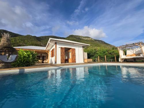 Villa Cayouli à Désirade, piscine privée et vue mer, capacité 6 personnes (Villa Cayouli a Desirade, piscine privee et vue mer, capacite 6 personnes) in La Desirade