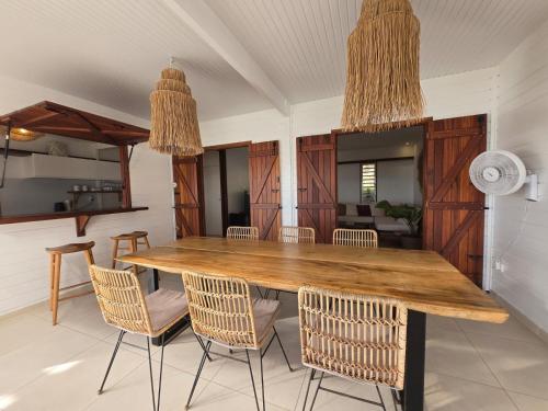Villa Cayouli à Désirade, piscine privée et vue mer, capacité 6 personnes (Villa Cayouli a Desirade, piscine privee et vue mer, capacite 6 personnes) in La Desirade