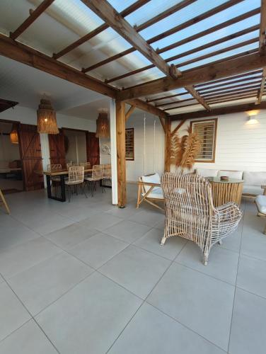 Villa Cayouli à Désirade, piscine privée et vue mer, capacité 6 personnes (Villa Cayouli a Desirade, piscine privee et vue mer, capacite 6 personnes) in La Desirade