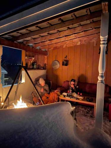 Удобства, Koselig hytte med mulighet for nordlys og leie av badestamp in Storsteinnes