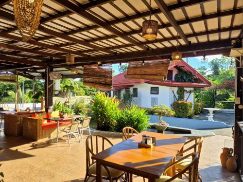 Exterior view, Galera Lodge in Poblacion