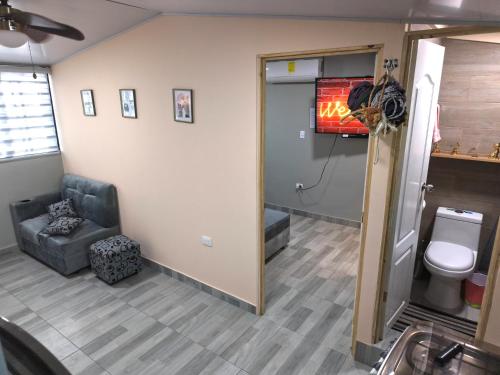 Apt with 1 Room AC Wi-Fi Kitchen San Salvador - image 5