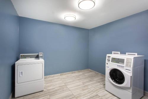 Baymont by Wyndham Charlotte University - image 5