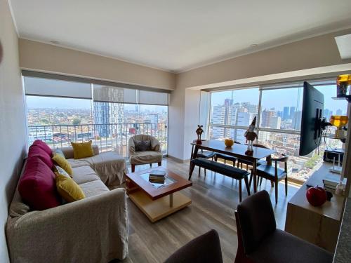 Large Apartment - Santa Beatriz 3 Bedrooms