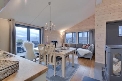 Modern Apartment With 3 Bedrooms And Stunning View – khách sạn tại Beitostolen