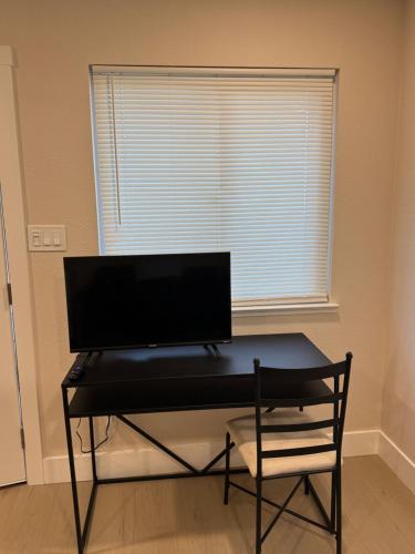 Létesítmények, Modern Central Sac Stay, Near DT & Cal Expo, Free Parking, Unit A in Woodlake