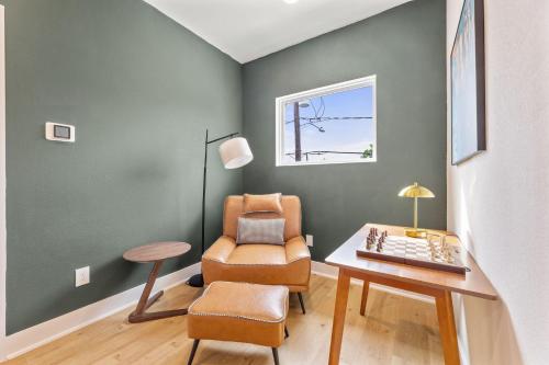 Brand new 3BR 2 5BA townhouse with Hot Tub - image 13