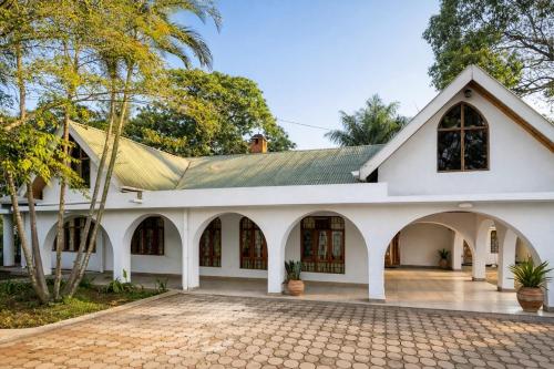 Exterior view of Toiwo Residence 4BR Home in Ilboru, Arusha