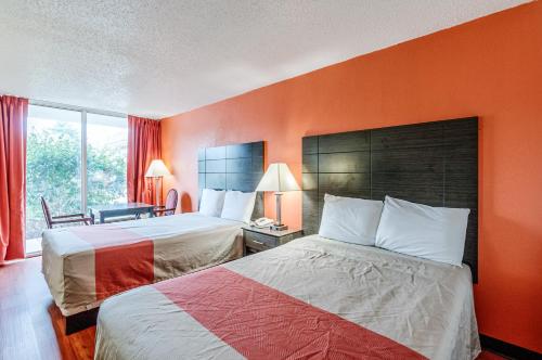 2 double beds
