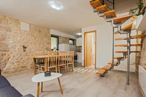 Holiday house Buljanovi Dvori with private pool in Podbablje