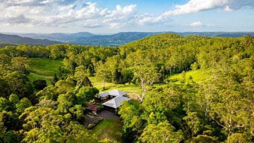 Whispering Valley Cottage Retreat - Sunshine Coast Whispering Valley Cottage Retreat - Sunshine Coast