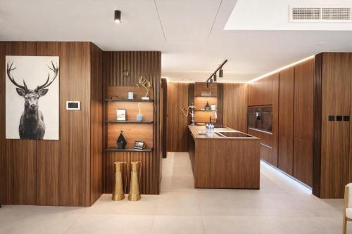 Modern Marina Escape: 3BR Family Retreat at JBR - image 14