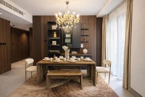 Modern Marina Escape: 3BR Family Retreat at JBR - image 9