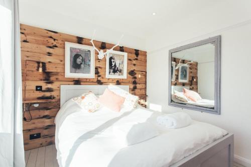 Storm in a tea cup in Saint Ives (Cornwall)