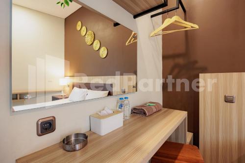 Bathroom, Hotel Gandamanah Mitra RedDoorz in Rawa Lumbu