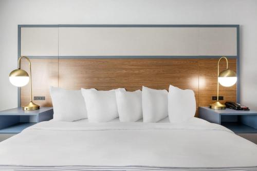 2 bedrooms, 3 beds