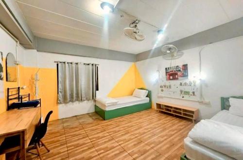 room detail thumbnail 1