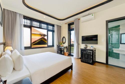 แลนเทิร์น บูทีค ฮอยอัน (Lantern Boutique Hoi An) in ฮอยอัน