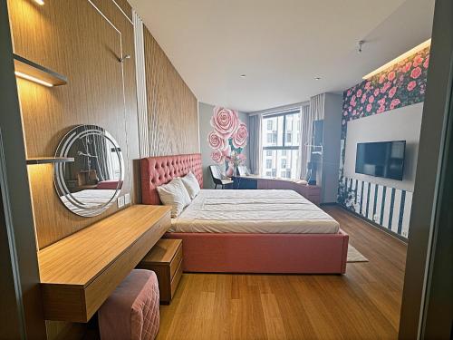 Studio with Garden View