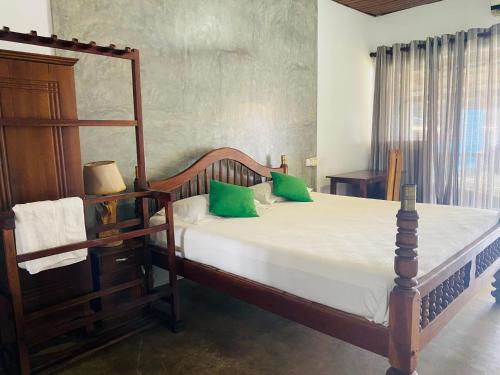 Amadio Beach Resort – Hikkaduwa, CO