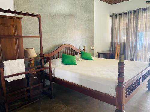 Amadio Beach Resort – Hikkaduwa, CO