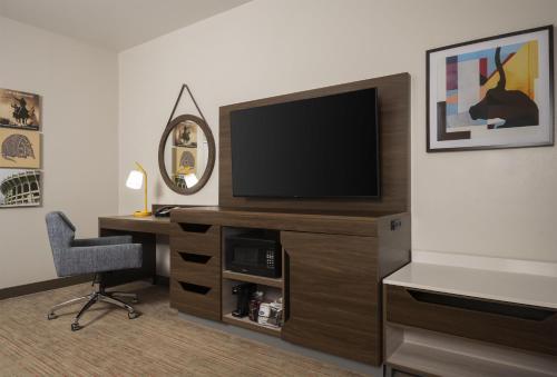 Hampton Inn & Suites - Mansfield - image 10