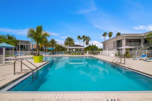 Clarion Inn & Suites Across From Universal Orlando Resort - Orlando
