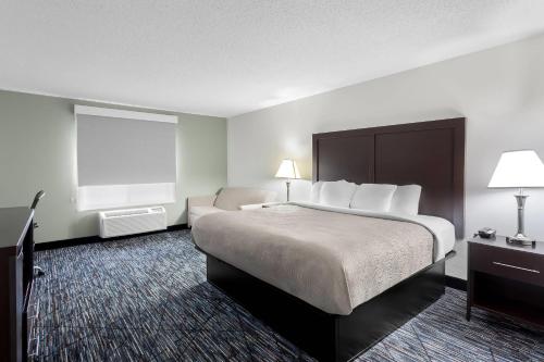 Quality Inn & Suites Niles - image 8