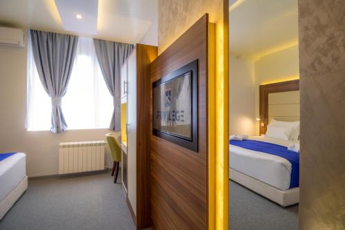 Privilege Suites by Central Park - image 7