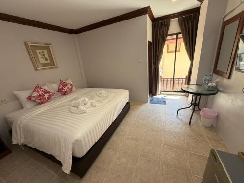 room detail thumbnail 1