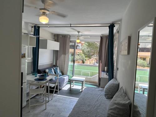 BO190-026 Studio 3 couchages BORMES LES MIMOSAS