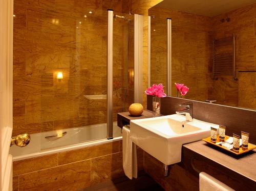 Hotel Nouvel Room Type - Double Room with Terrace