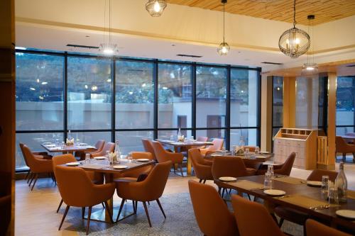 Restaurant, Hilton Garden Inn Bengaluru Whitefield in Krishnarajapura