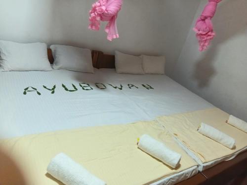 2 queen beds