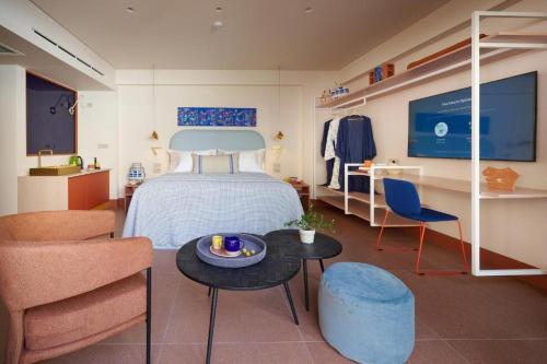 room detail thumbnail 1