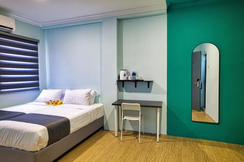 room detail thumbnail 2