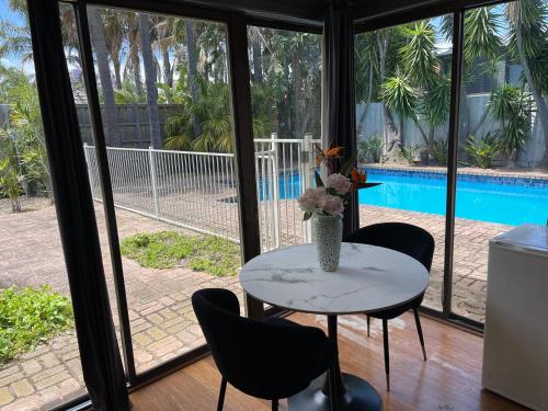 Relaxing Oasis for Families- Pool& Lush Yard - St Kilda West