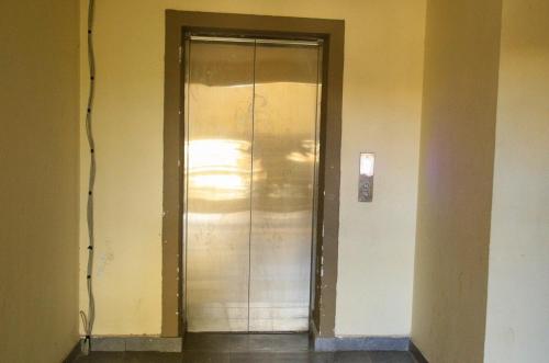 Cozy 1BR Apartment in Bamburi - The Coastal haven by Nuuranest Stays in Mombasa