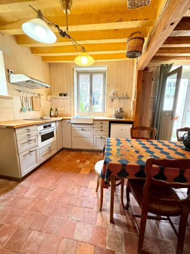 Sweet Pea Cottage in Donzy (Burgundy)
