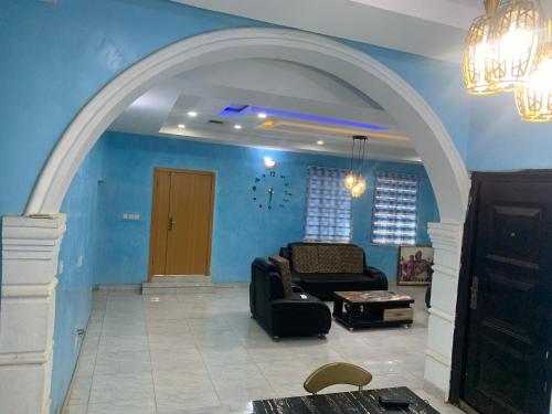 The Minimalist in Ogijo